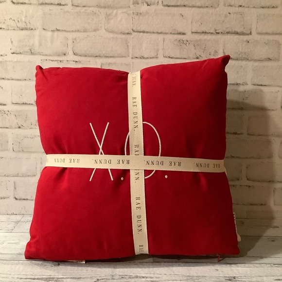 Rae Dunn Holiday Rae Dunn Set Of 2 Valentine Xoxo Throw Pillows Poshmark